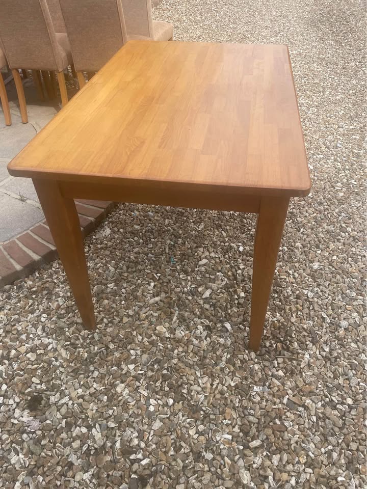 Dining Table and 6 Chairs
