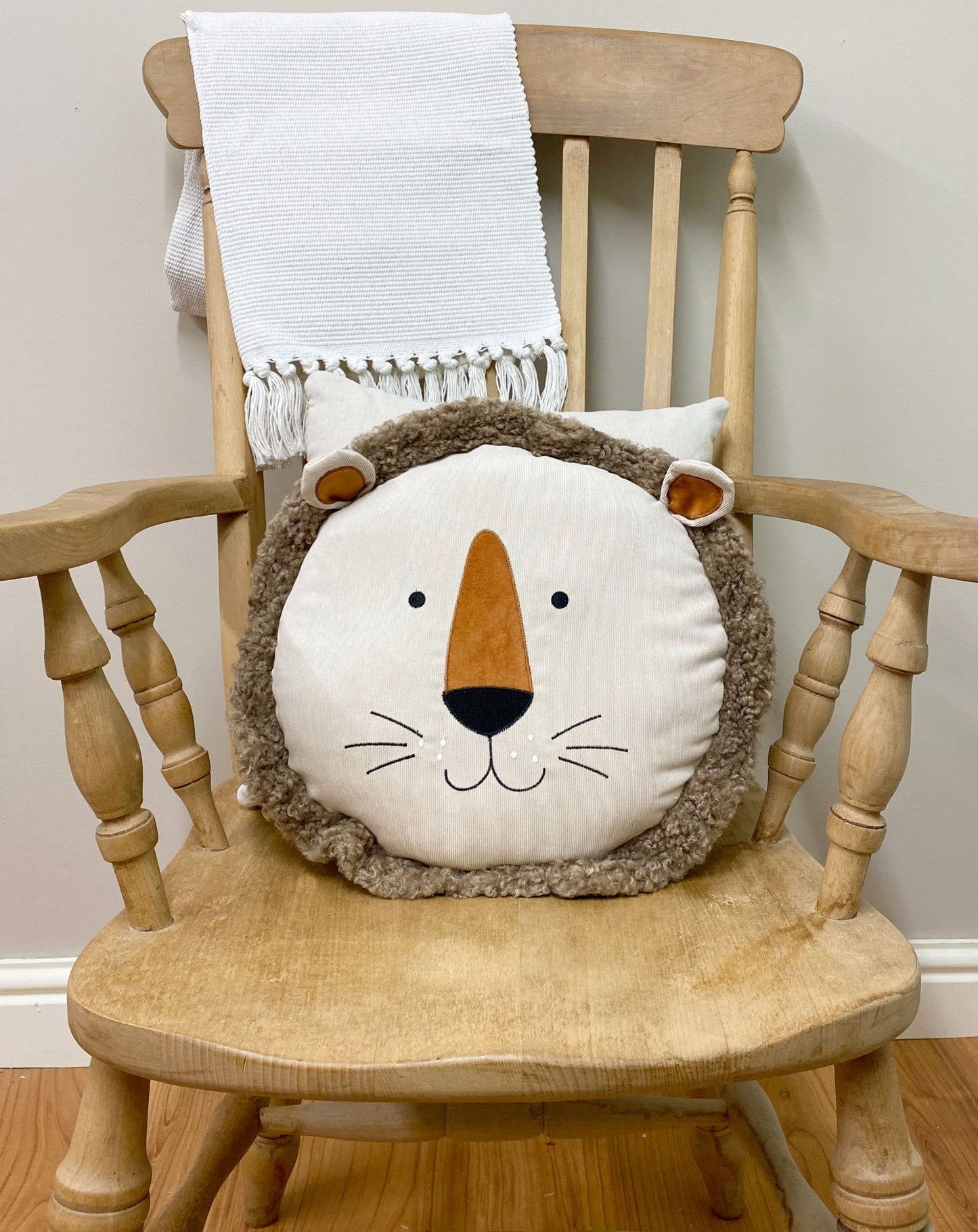 lion-face-scatter-cushion-40cmat Willow and Wine!