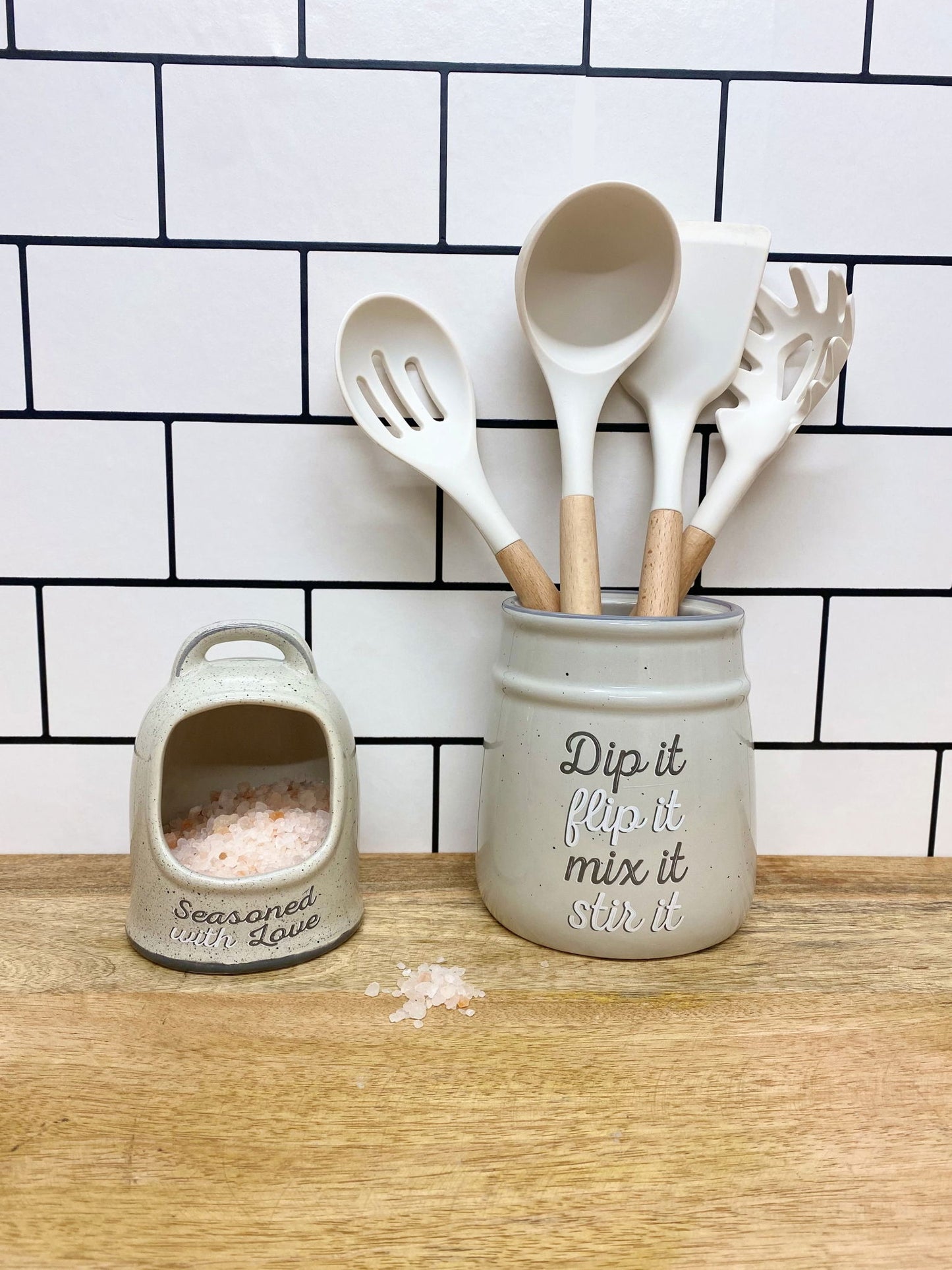 antique-grey-salt-pigat Willow and Wine!