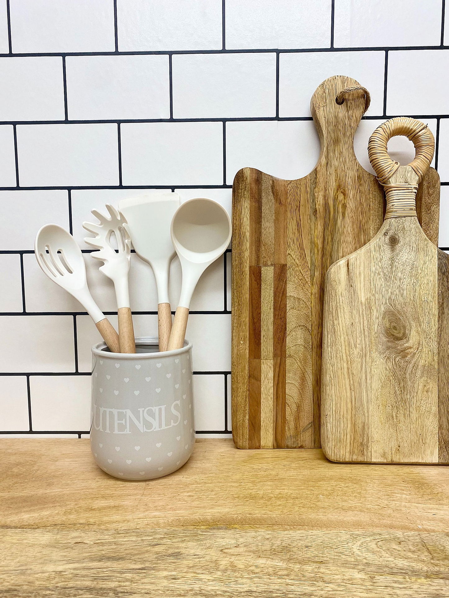 hearts-design-utensil-holderat Willow and Wine!