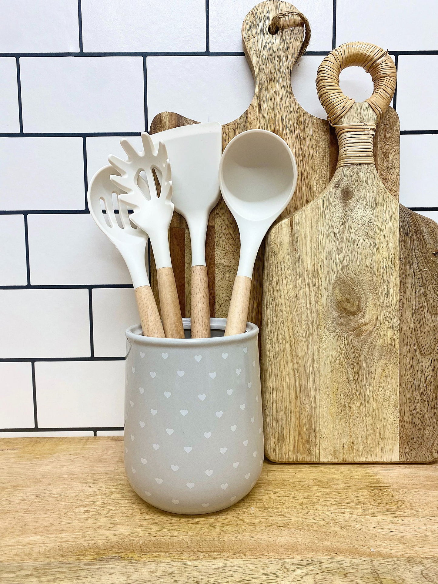hearts-design-utensil-holderat Willow and Wine!