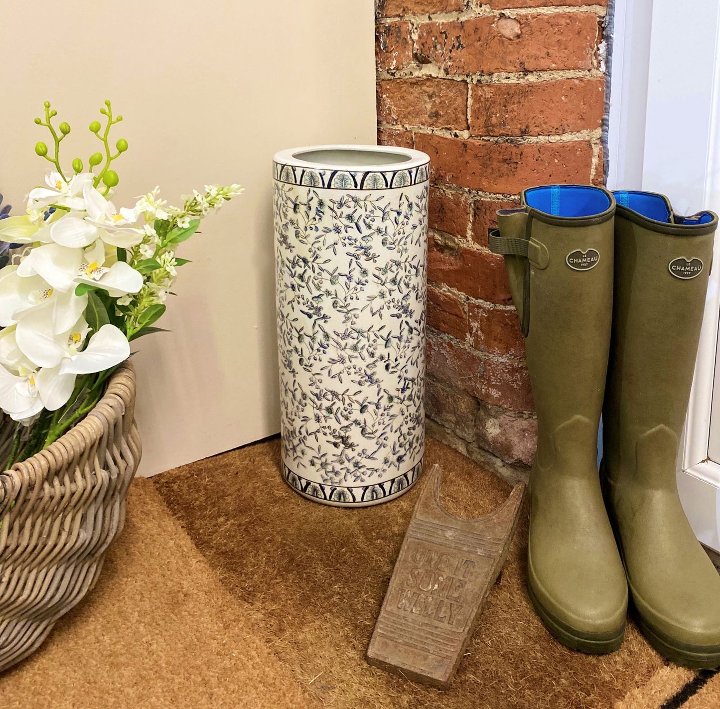 blue-and-white-ditsy-print-umbrella-standat Willow and Wine!
